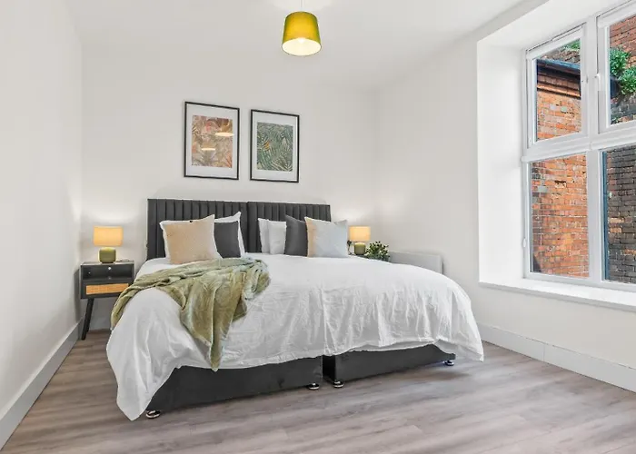 Prime Town Centre Location I Gold St D-Lux 1Br Apartment With Sofa Bed, Modern Amenities, Walk To Train, Bus Stations, Shops & Cafes I Leisure And Business Stays Welcome Multiple Units Available