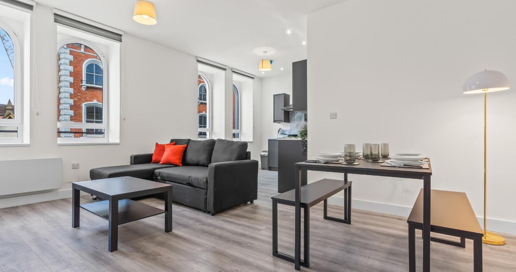 Prime Town Centre Location I Gold St D-lux 1br With Sofa Bed, Modern Amenities, Walk To Train, Bus Stations, Shops & Cafes I Leisure And Business Welcome Multiple Units Available *