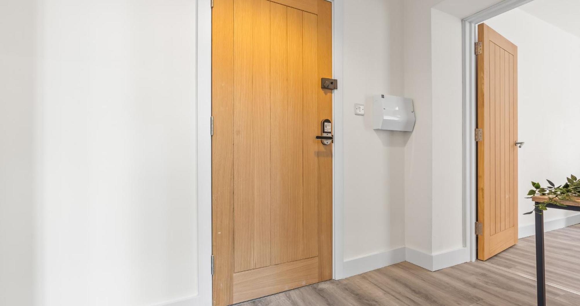 Prime Town Centre Location I Gold St D-lux 1br With Sofa Bed, Modern Amenities, Walk To Train, Bus Stations, Shops & Cafes I Leisure And Business Welcome Multiple Units Available Apartment