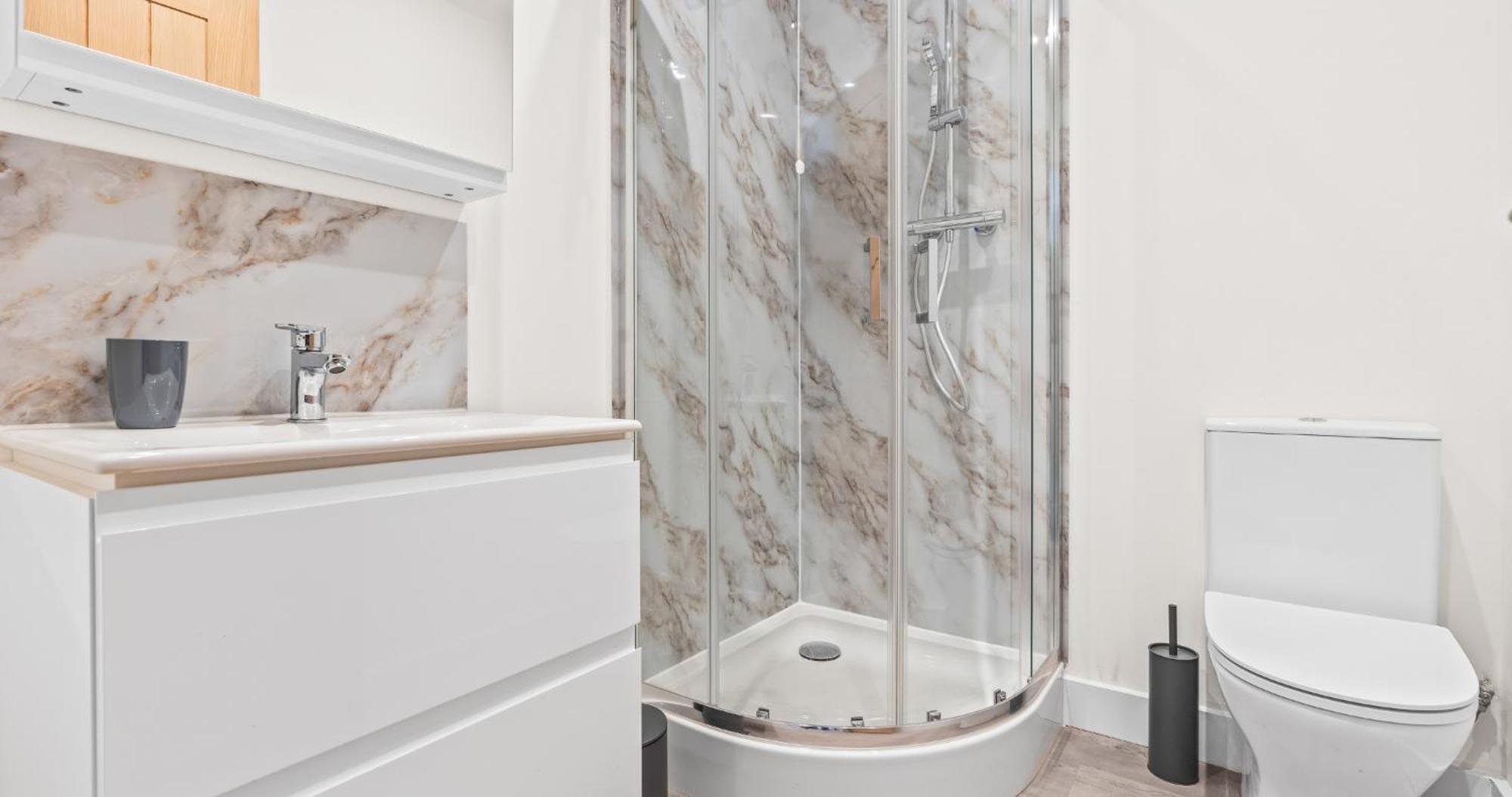 Prime Town Centre Location I Gold St D-lux 1br With Sofa Bed, Modern Amenities, Walk To Train, Bus Stations, Shops & Cafes I Leisure And Business Welcome Multiple Units Available *