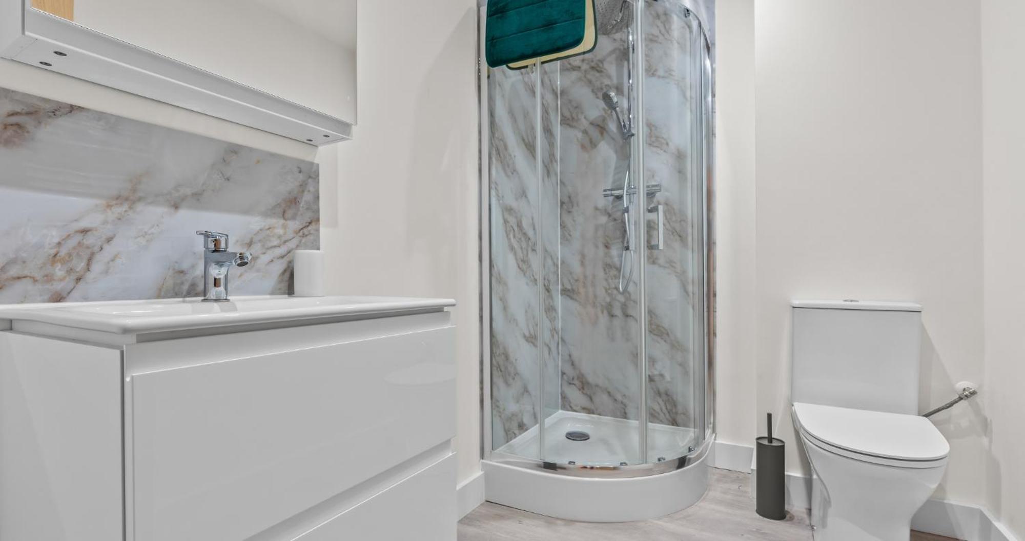 Apartment Prime Town Centre Location I Gold St D-lux 1br With Sofa Bed, Modern Amenities, Walk To Train, Bus Stations, Shops & Cafes I Leisure And Business Welcome Multiple Units Available Northampton