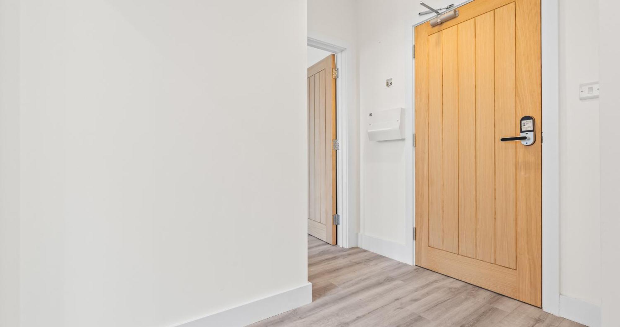 Prime Town Centre Location I Gold St D-lux 1br With Sofa Bed, Modern Amenities, Walk To Train, Bus Stations, Shops & Cafes I Leisure And Business Welcome Multiple Units Available Northampton
