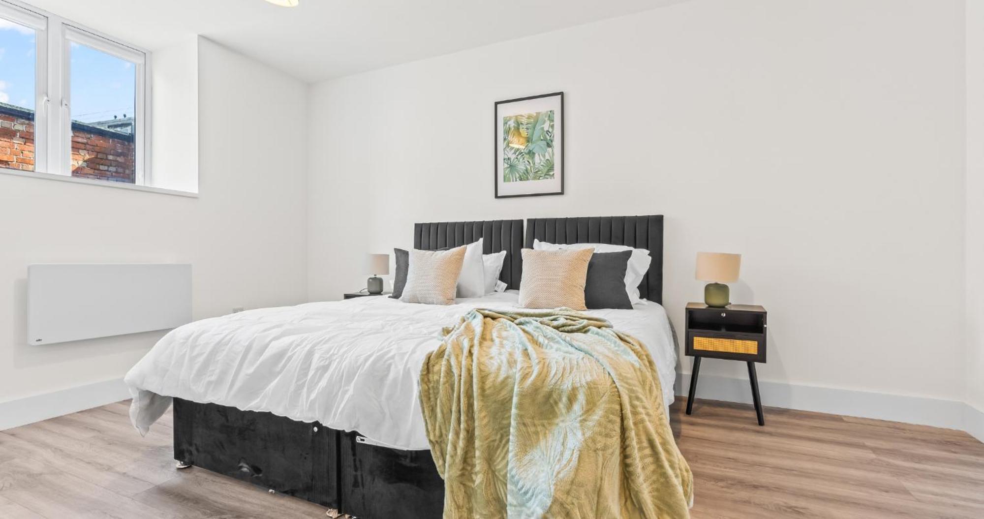 Prime Town Centre Location I Gold St D-lux 1br With Sofa Bed, Modern Amenities, Walk To Train, Bus Stations, Shops & Cafes I Leisure And Business Welcome Multiple Units Available Apartment